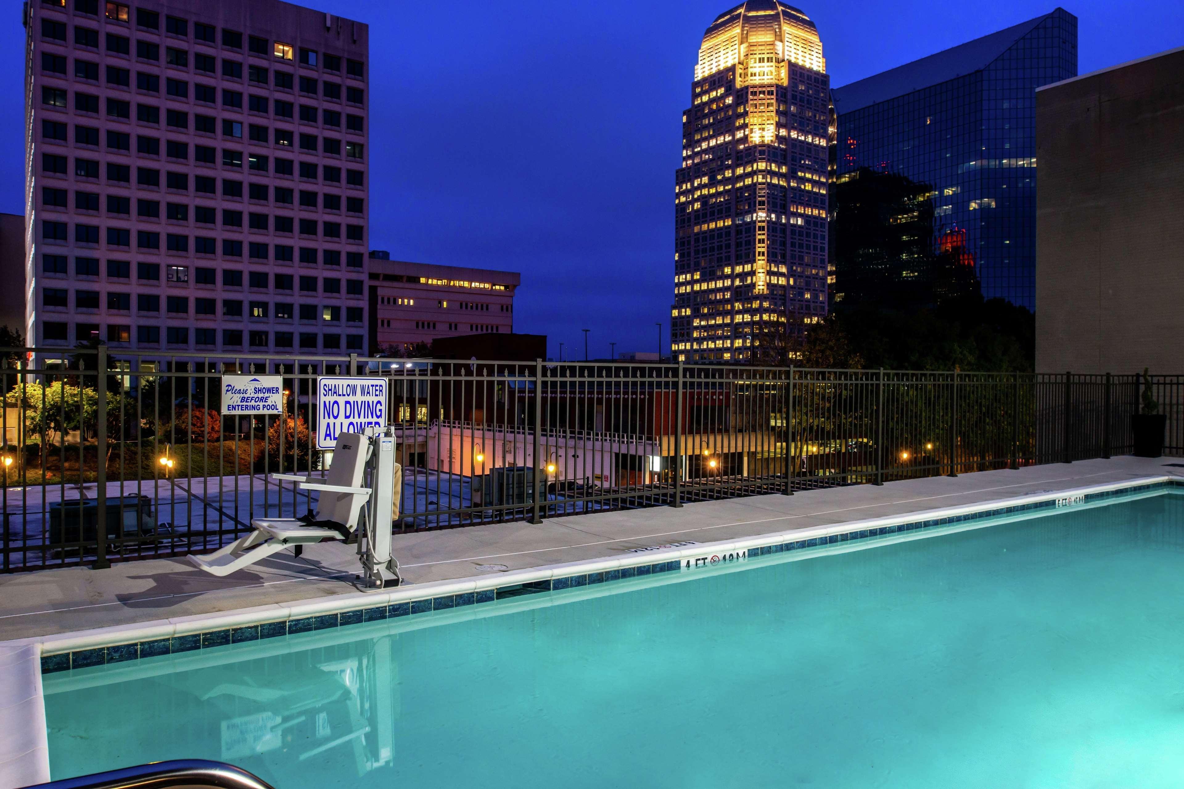 Hampton Inn & Suites Winston-Salem Downtown Exterior photo