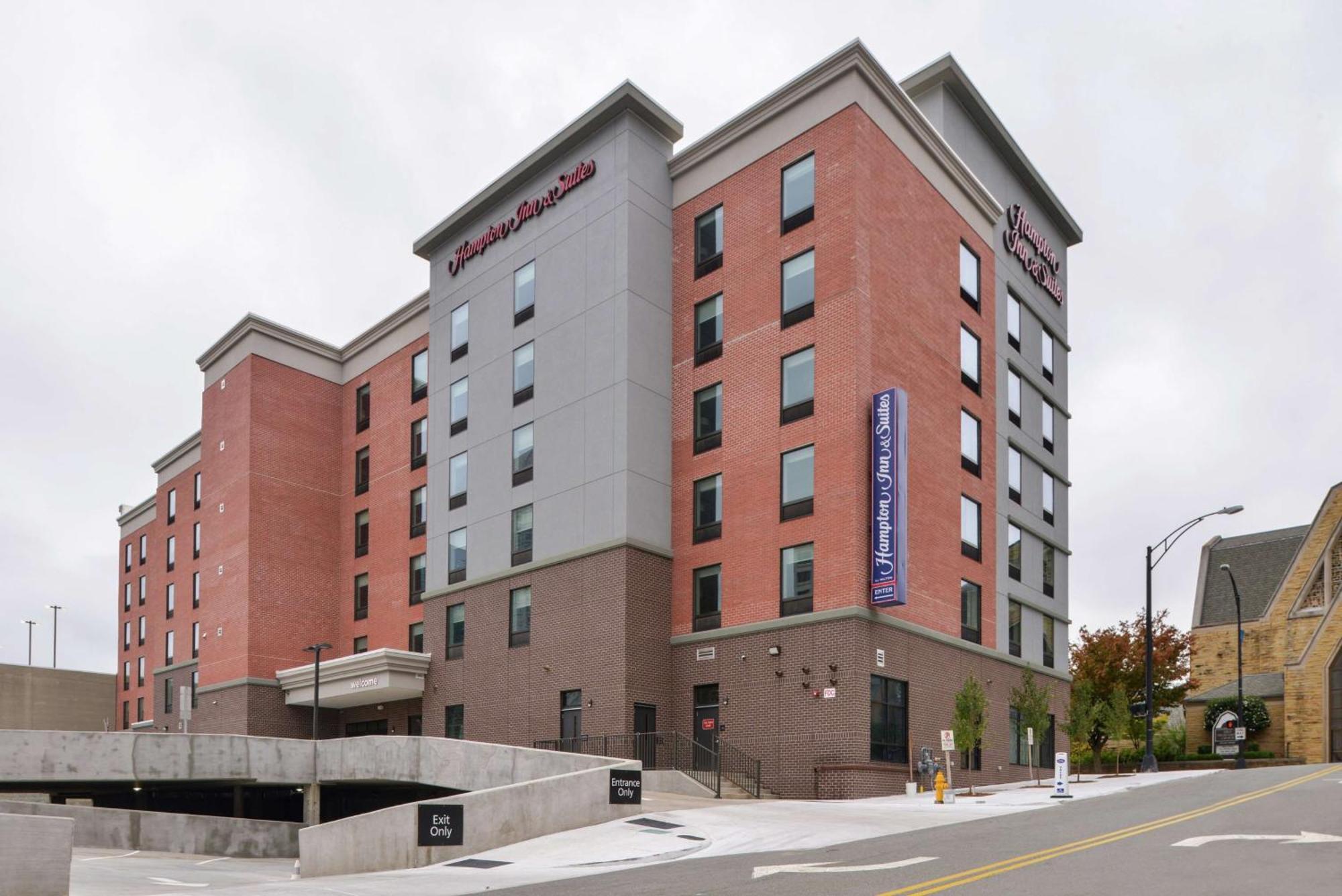 Hampton Inn & Suites Winston-Salem Downtown Exterior photo